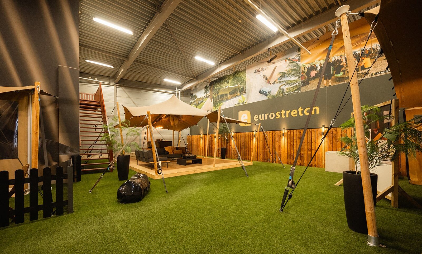 Stretchtenten showroom overzichtsfoto