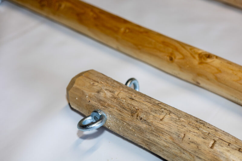 Mâts de tente en bois